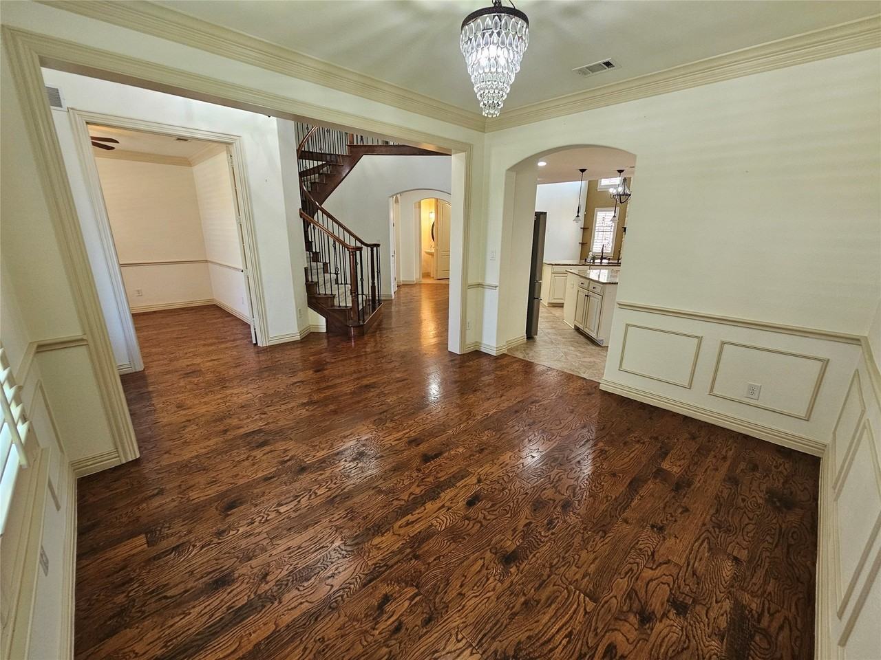 12340 Payne St - Photo 4 of 40