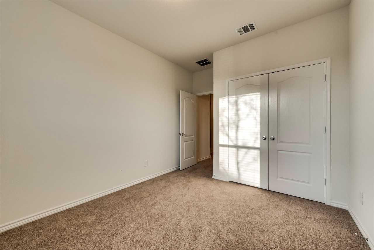 2708 Ryder Ln - Photo 4 of 20