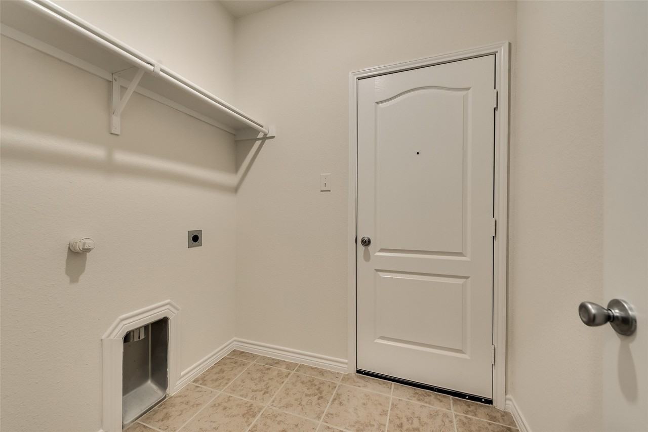 2708 Ryder Ln - Photo 7 of 20