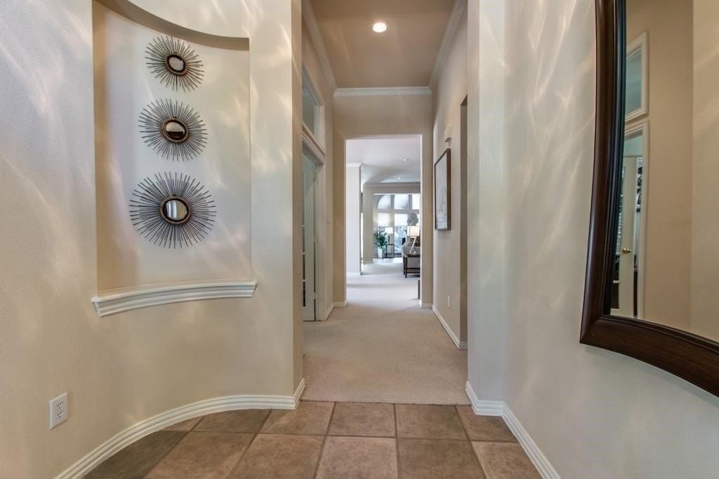 4636 Skyline Dr - Photo 3 of 20