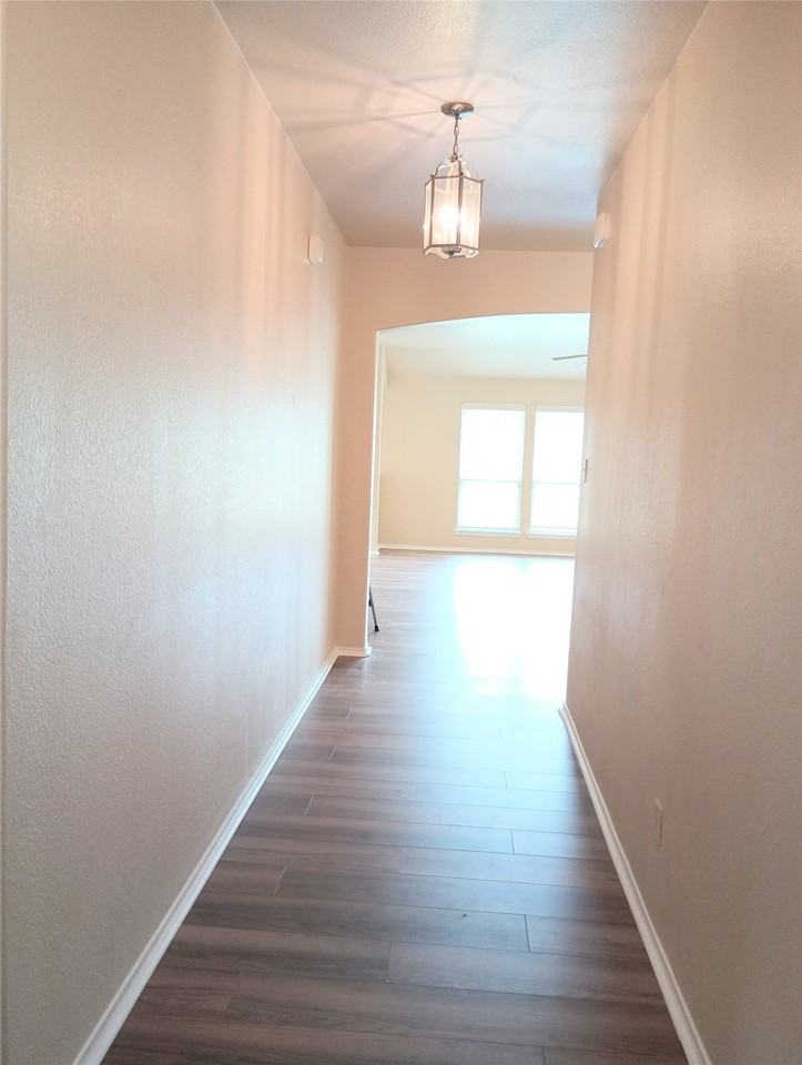 1817 Pecan Grove Dr - Photo 2 of 20
