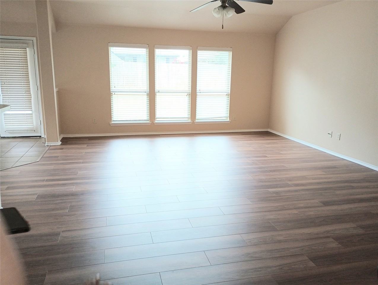 1817 Pecan Grove Dr - Photo 3 of 20