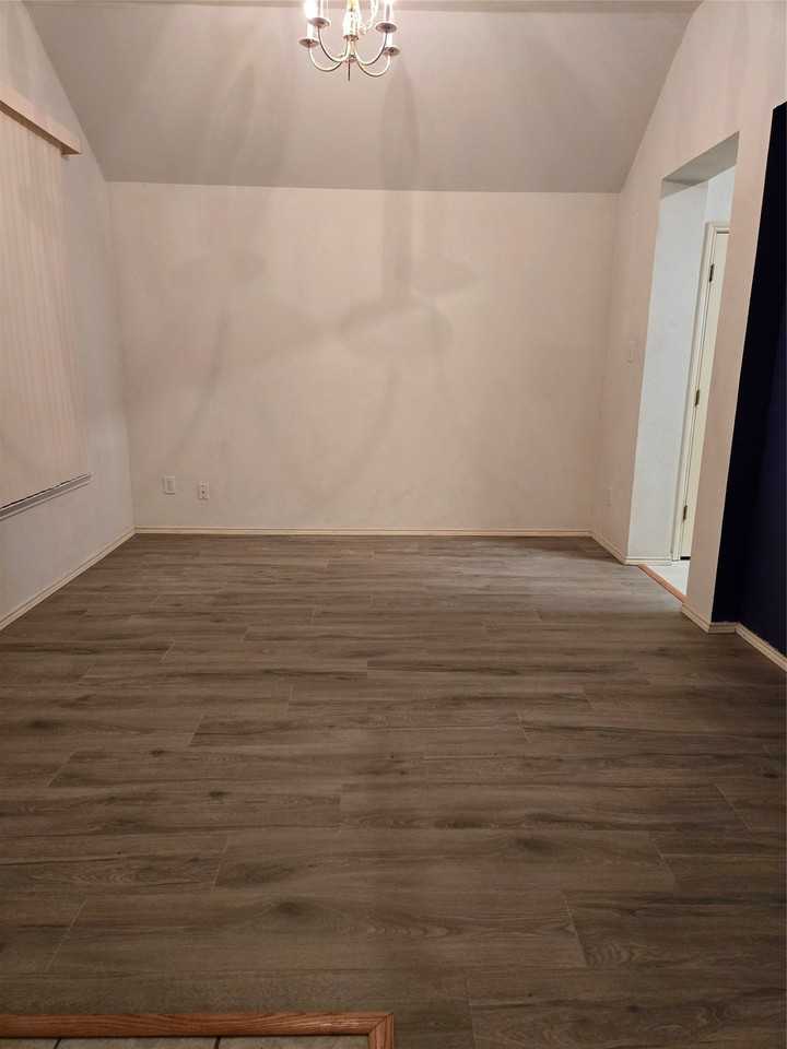 606 Zollman Ct - Photo 4 of 22