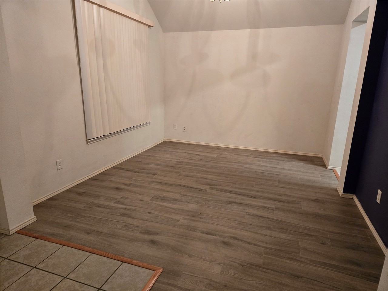 606 Zollman Ct - Photo 5 of 22