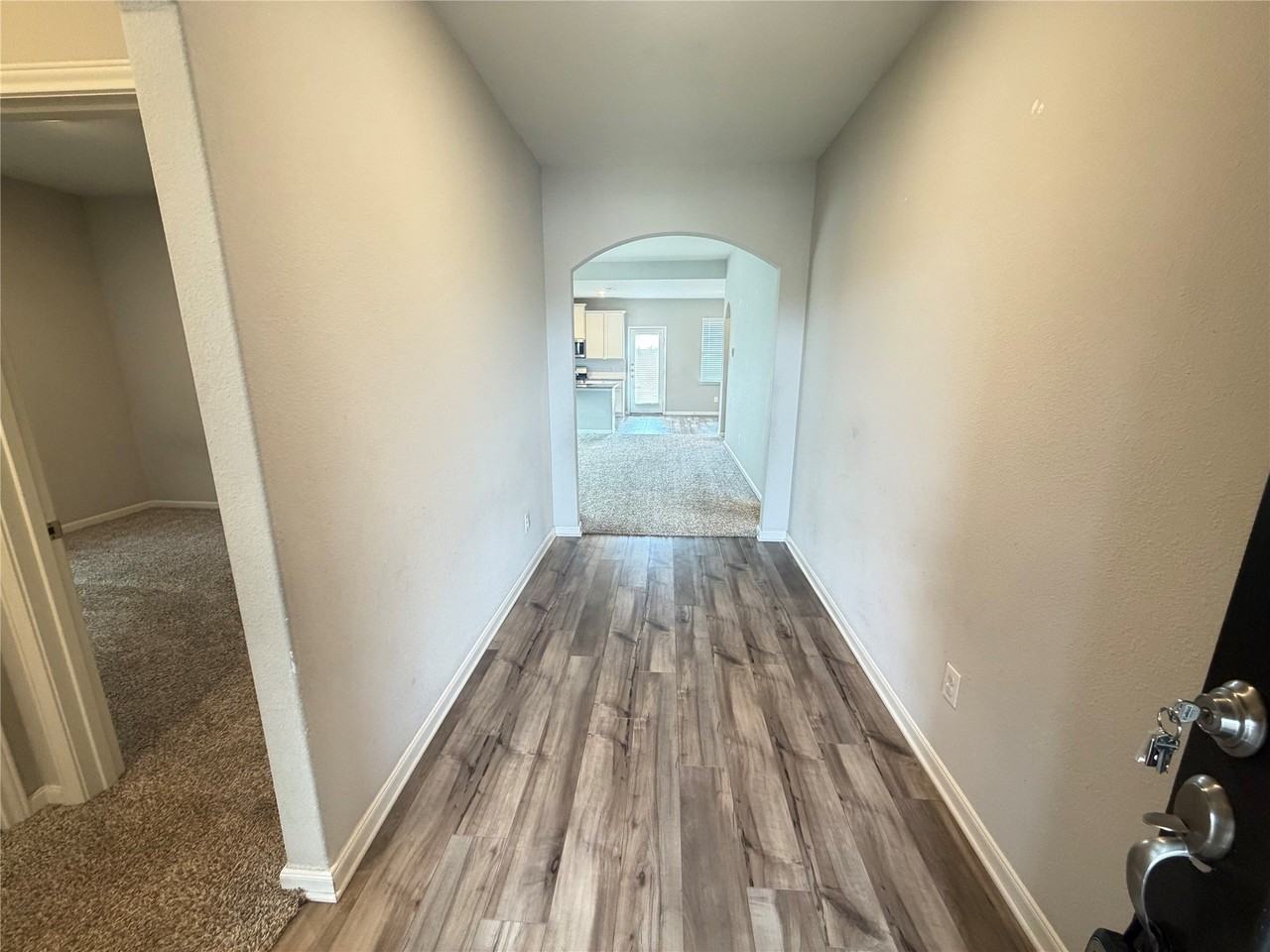 213 Aceves Ct - Photo 2 of 17