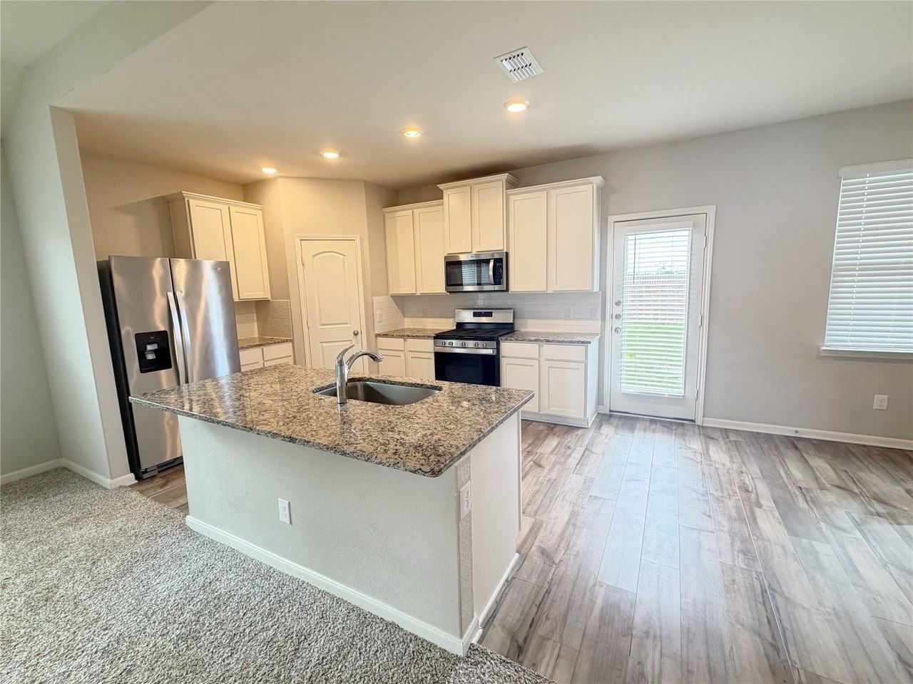 213 Aceves Ct - Photo 5 of 17