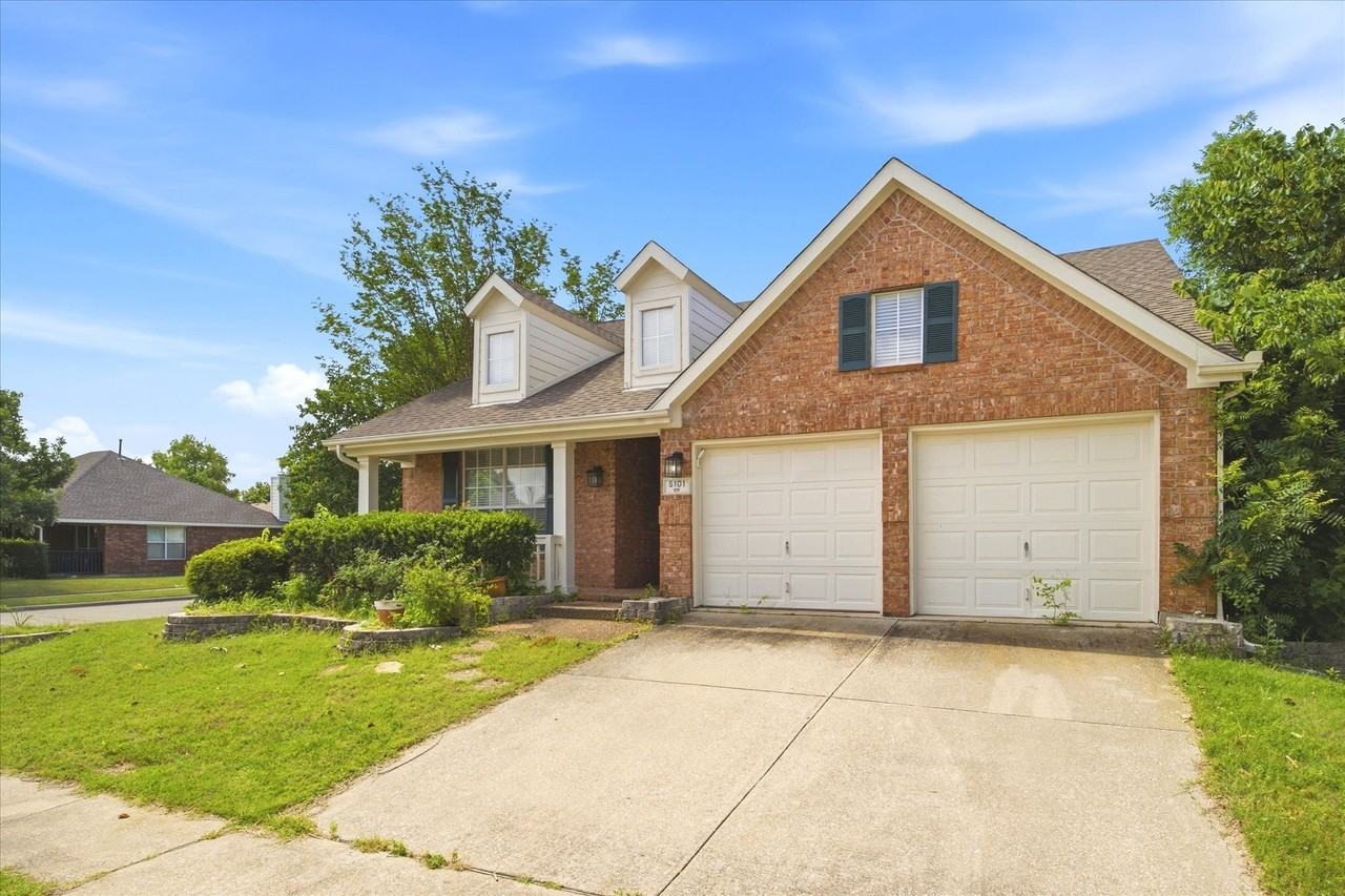 5101 Stonecrest Dr - Photo 2 of 27