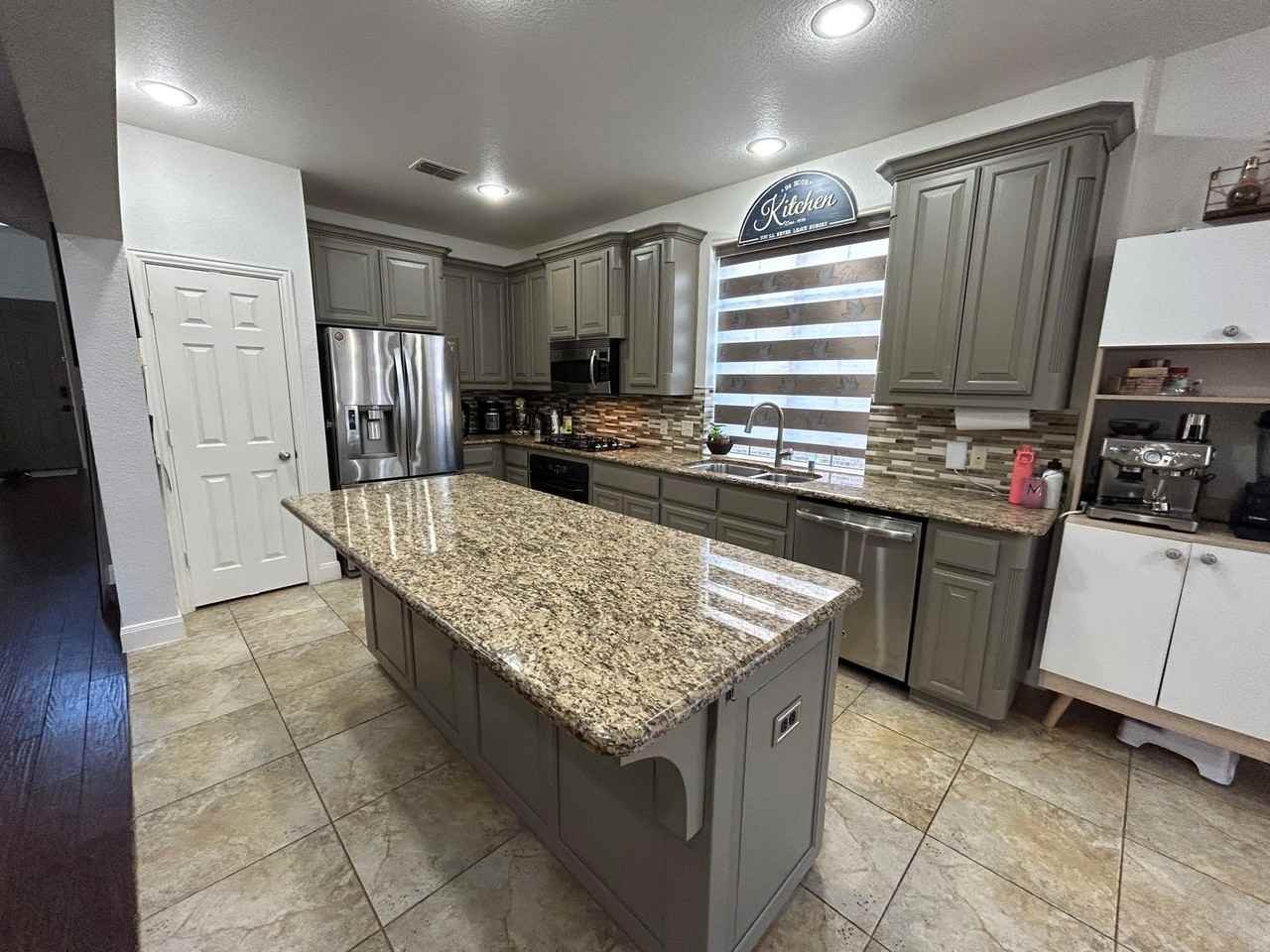 6039 Stanton Pl - Photo 6 of 37