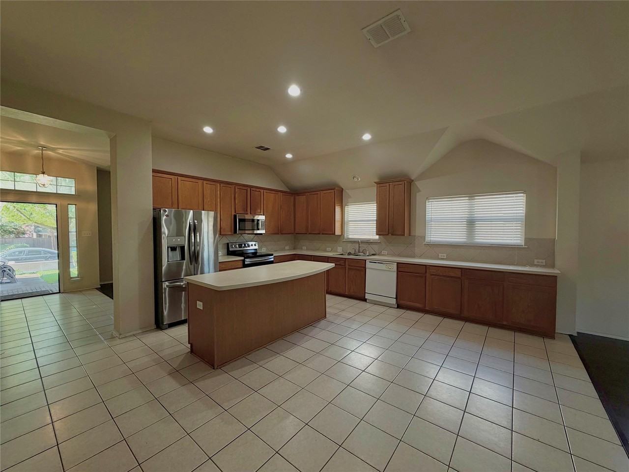 8520 Ontario Dr - Photo 4 of 21