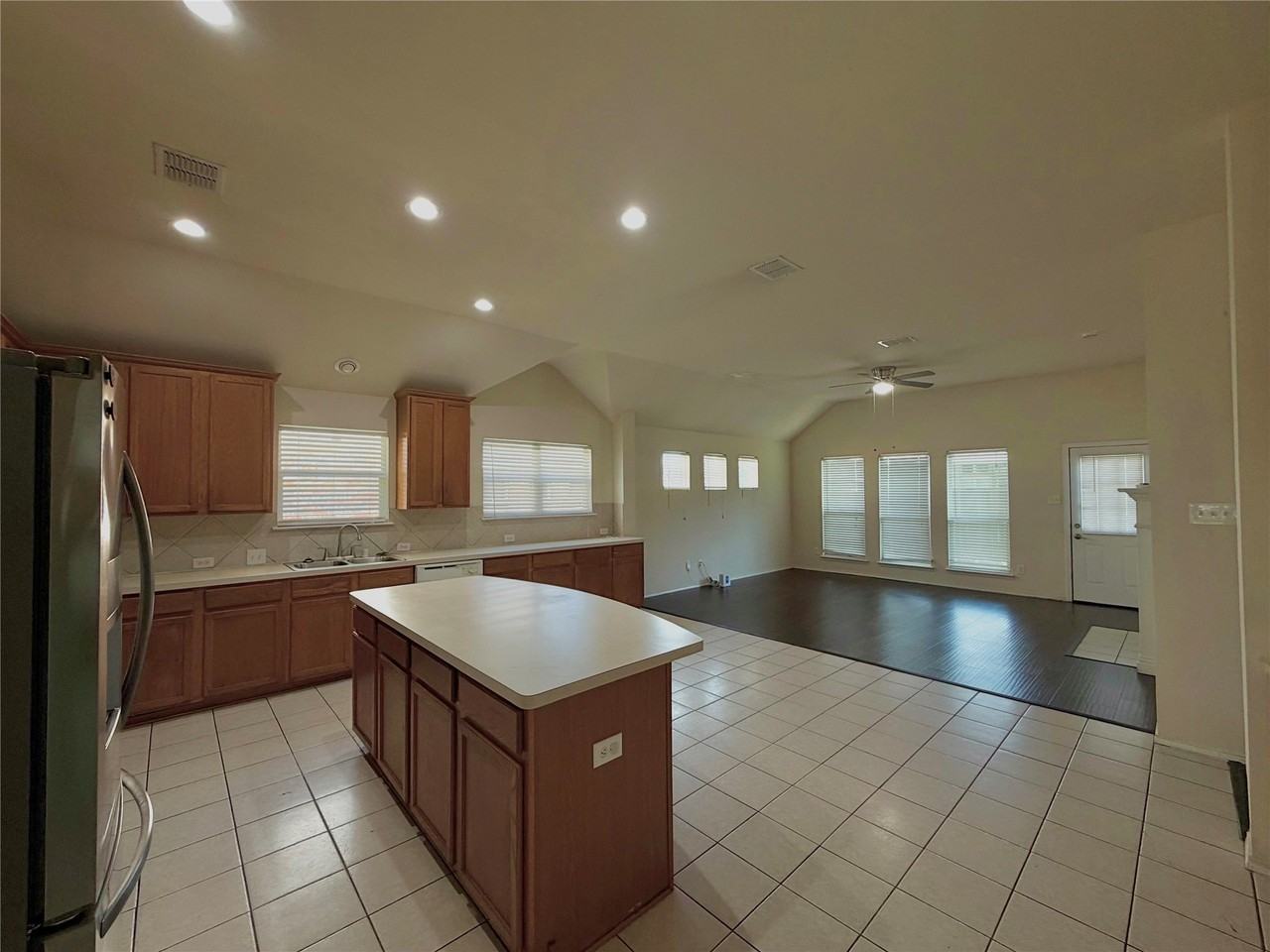 8520 Ontario Dr - Photo 7 of 21