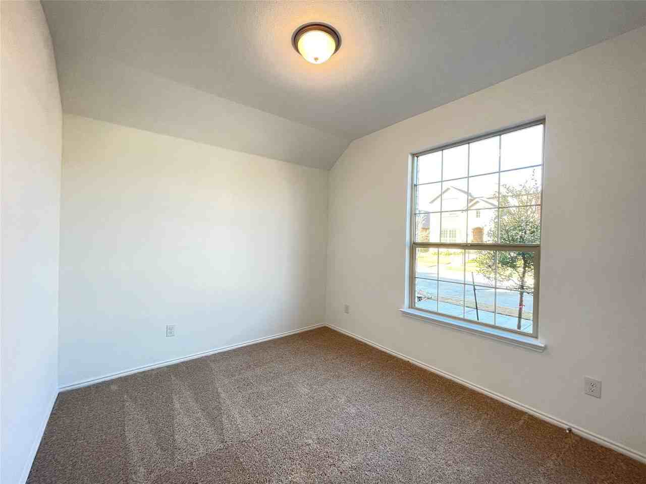 2372 Pyrite Dr - Photo 4 of 19