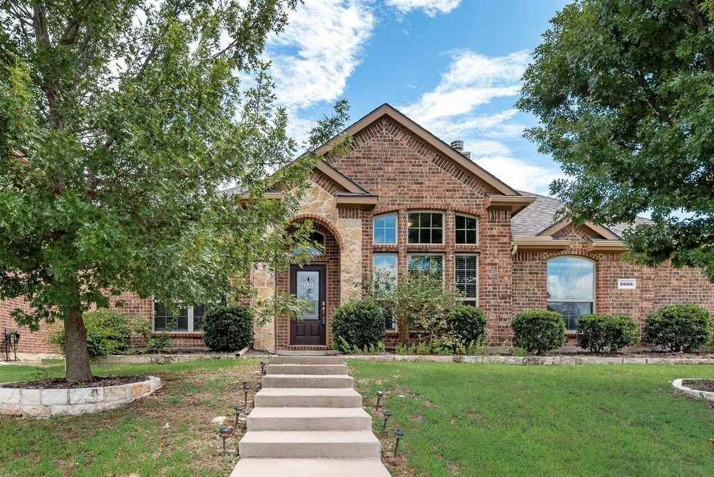 2605 Idlewood Dr - Photo 2 of 19
