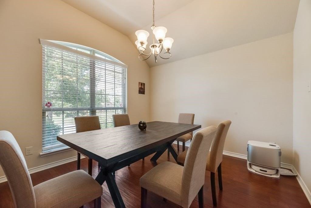 2605 Idlewood Dr - Photo 5 of 19