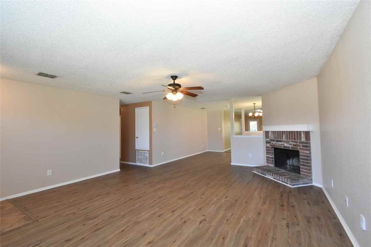 1130 Seneca Dr - Photo 4 of 28