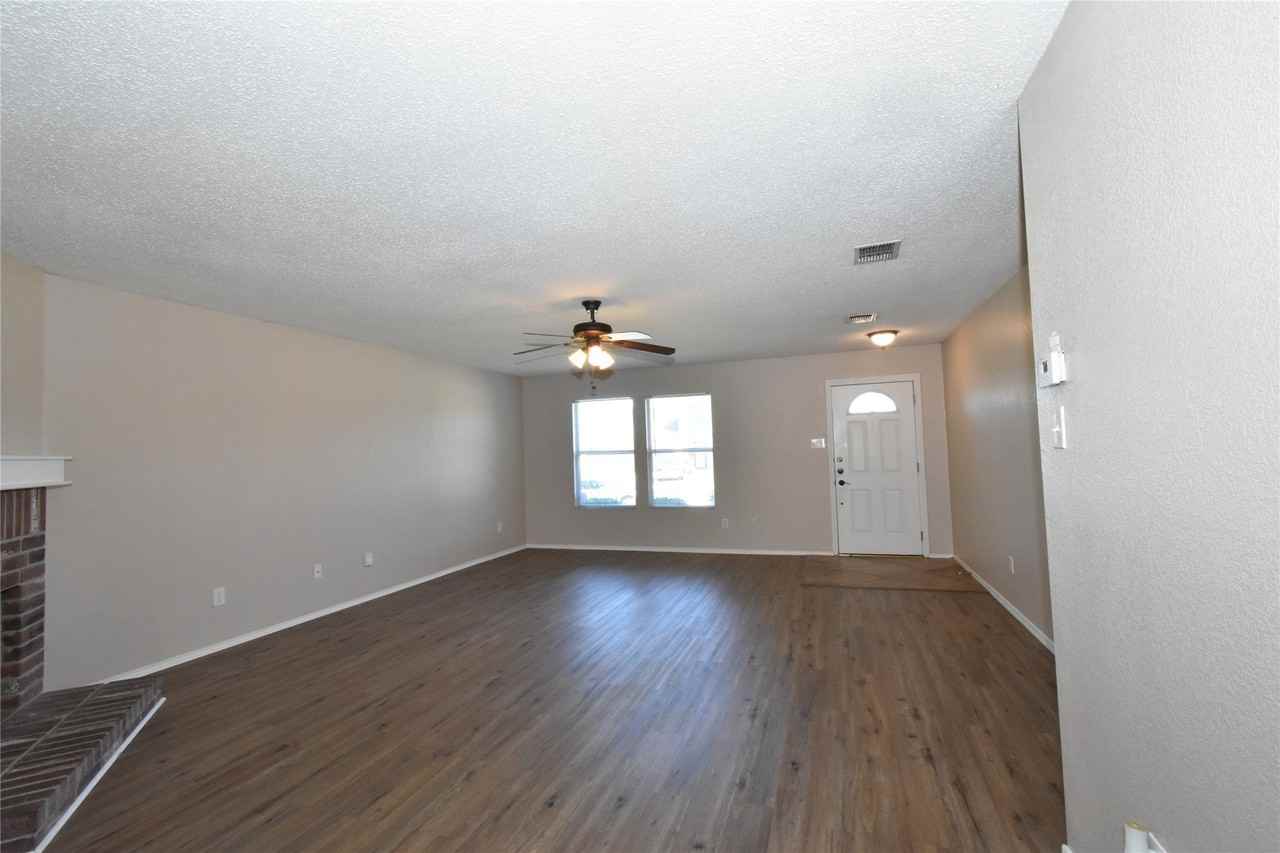 1130 Seneca Dr - Photo 5 of 28