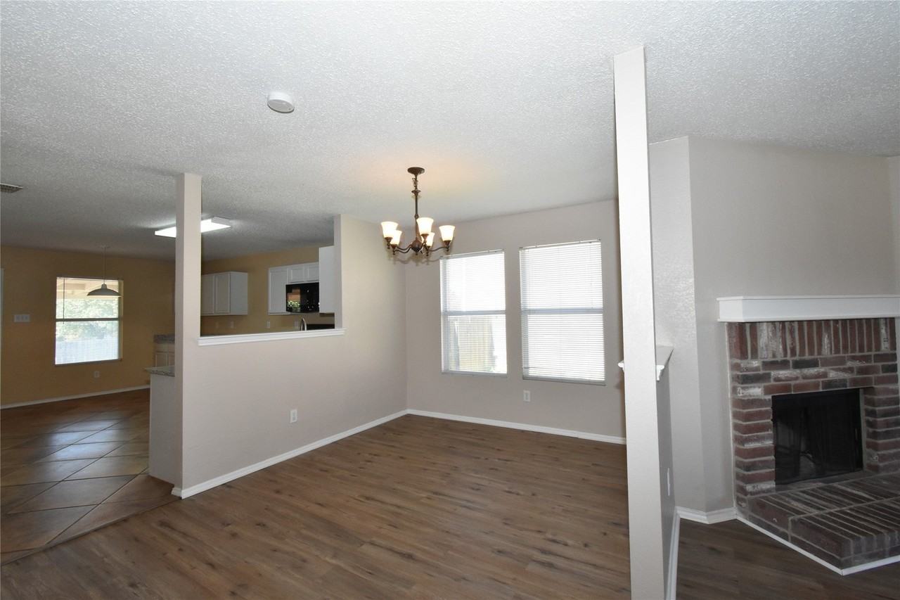 1130 Seneca Dr - Photo 6 of 28