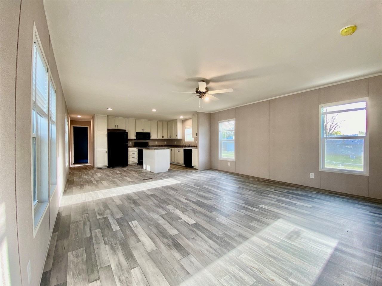 903 Sw 24th St - Photo 4 of 20