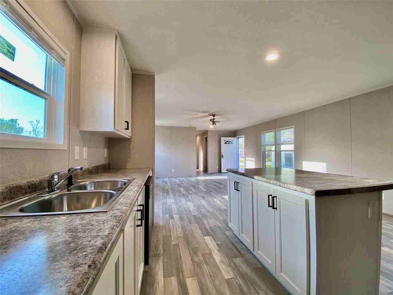 903 Sw 24th St - Photo 5 of 20