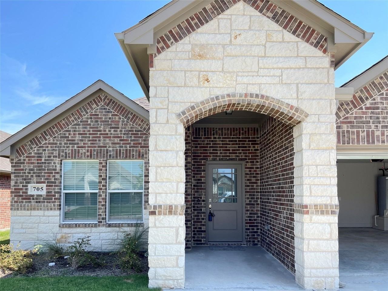 705 Tippit Ln - Photo 2 of 22