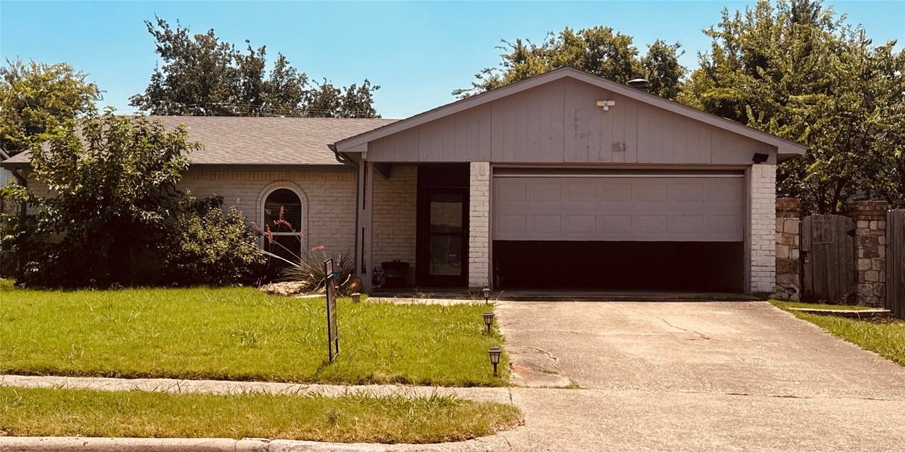 153 W Way Dr