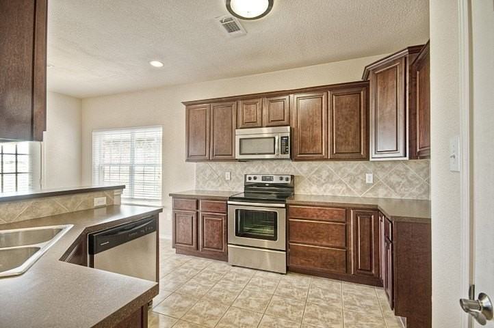127 Castleridge Dr #B - Photo 6 of 15