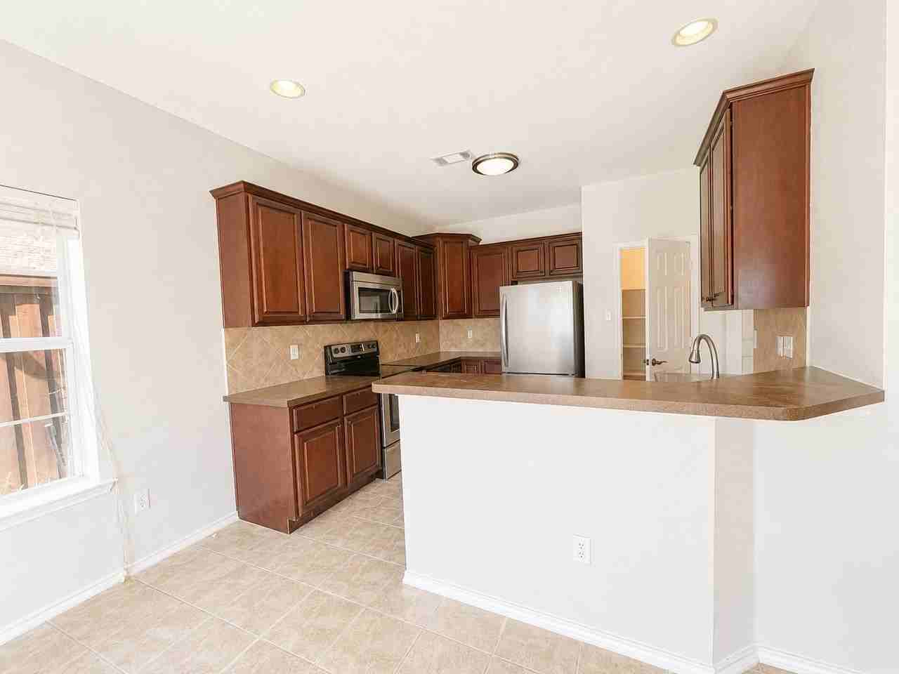 127 Castleridge Dr #B - Photo 7 of 15