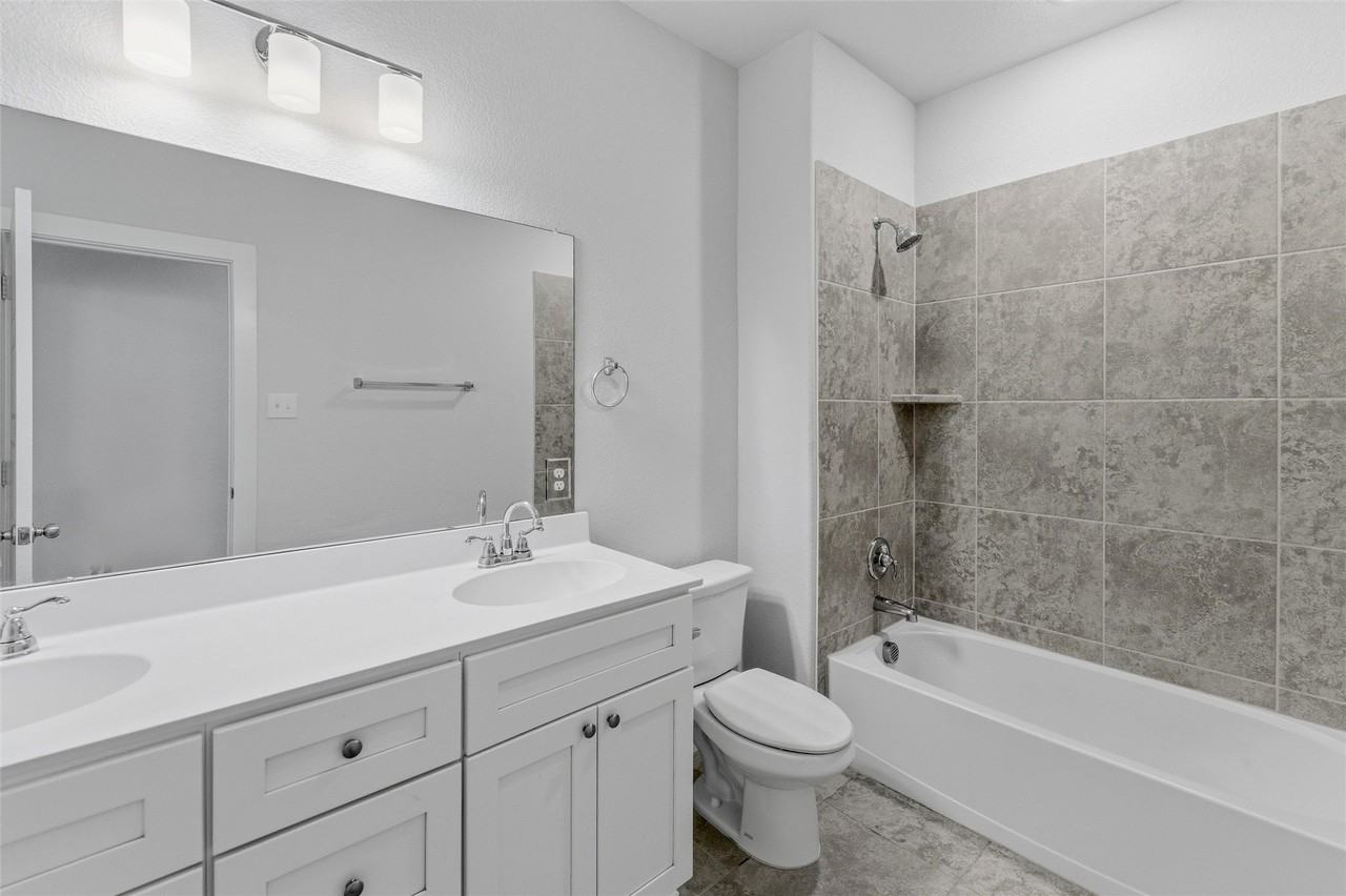 305 Evans Dr - Photo 6 of 25