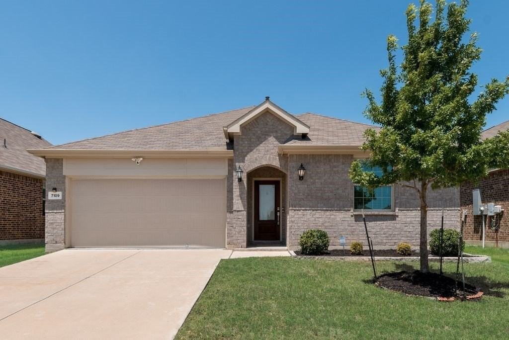 7109 Crepe Myrtle Ave - Photo 2 of 18