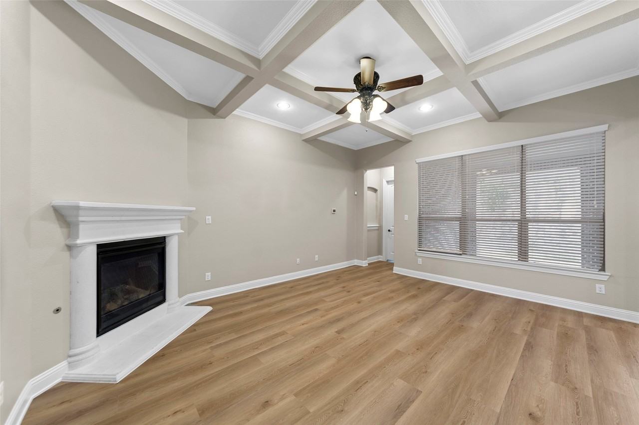 1213 Lewiston Dr - Photo 6 of 24