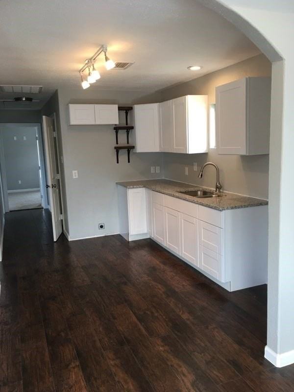 4027 Puget St - Photo 3 of 15
