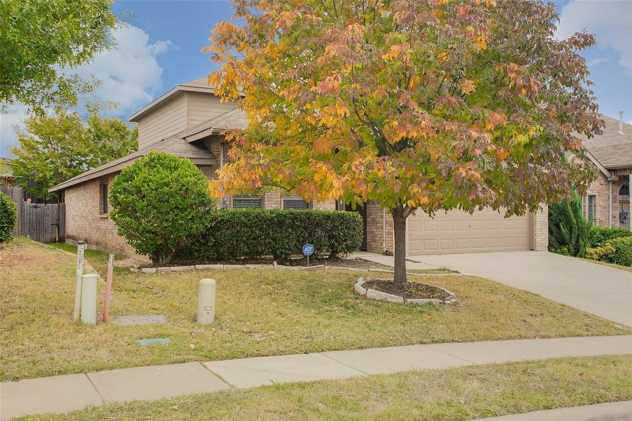 6000 Stirrup Iron Dr - Photo 2 of 27