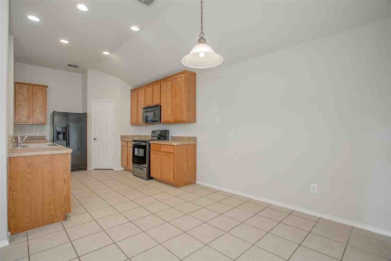 6000 Stirrup Iron Dr - Photo 6 of 27
