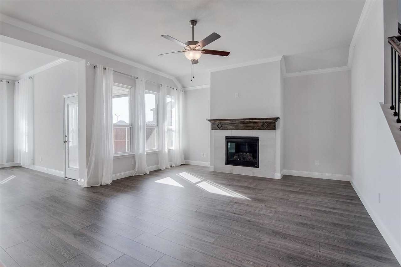 1021 Catskill Ct - Photo 3 of 24