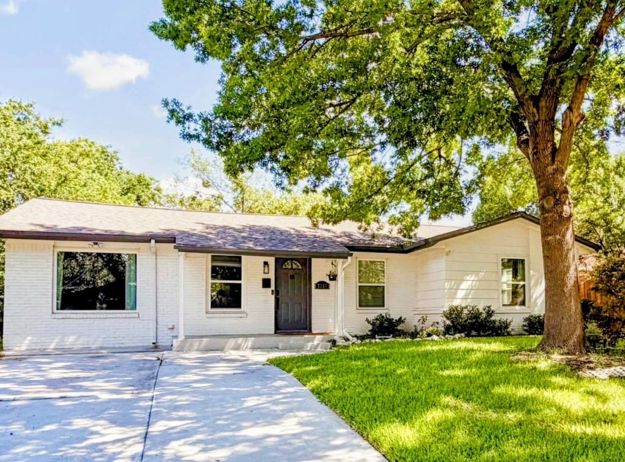 2227 Cambridge Dr