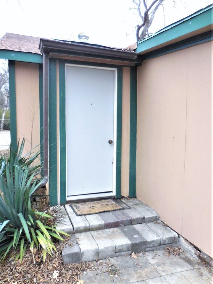 Margie St - Photo 3 of 11