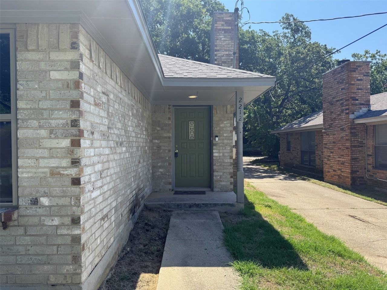 2212 Bolivar St - Photo 3 of 20