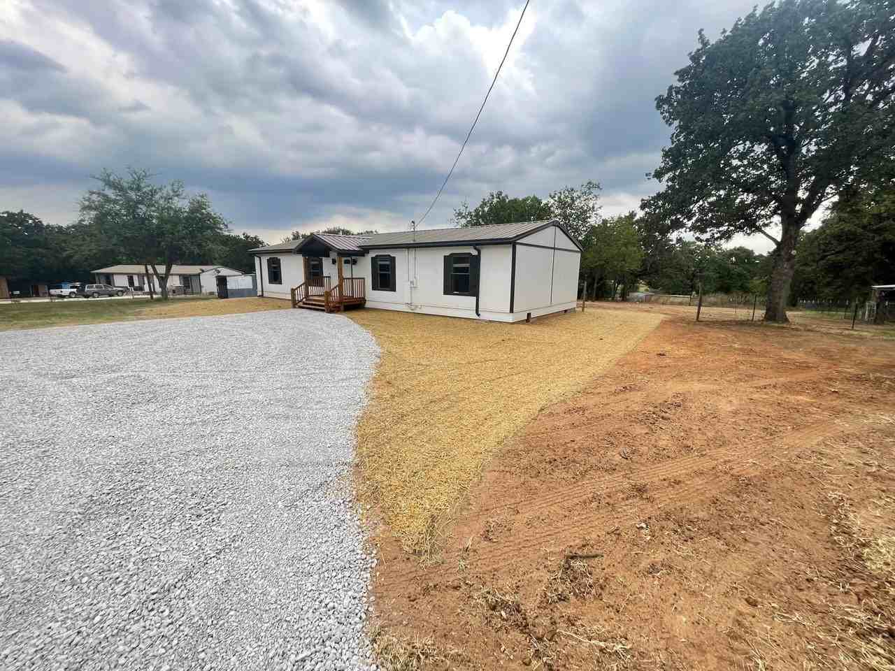 1404 Arvel Cir - Photo 3 of 19