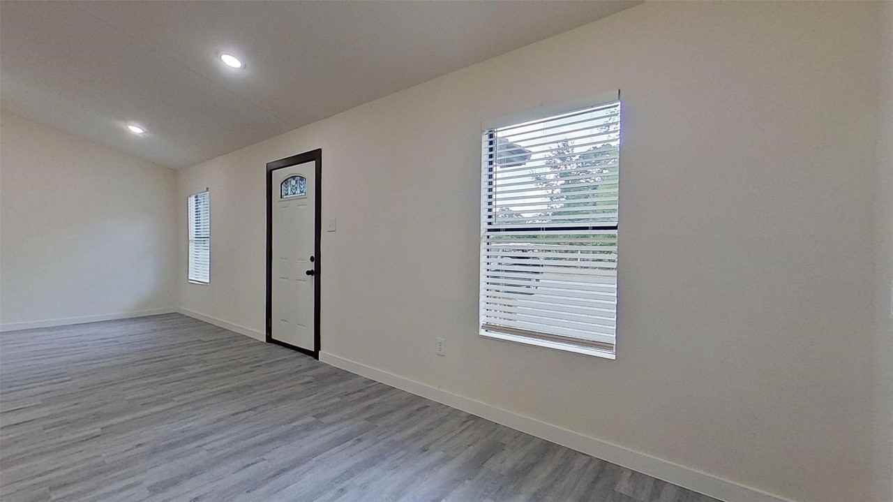 1404 Arvel Cir - Photo 5 of 19