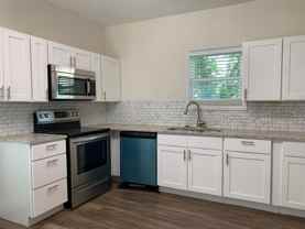 2222 W Bond St - Photo 1 of 1
