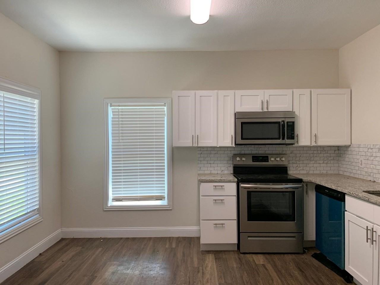 2222 W Bond St - Photo 3 of 16
