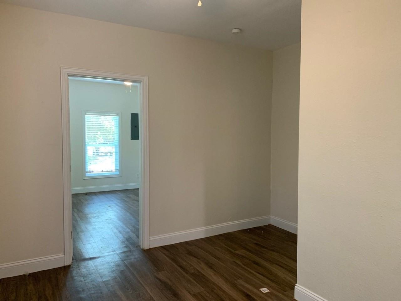 2222 W Bond St - Photo 5 of 16