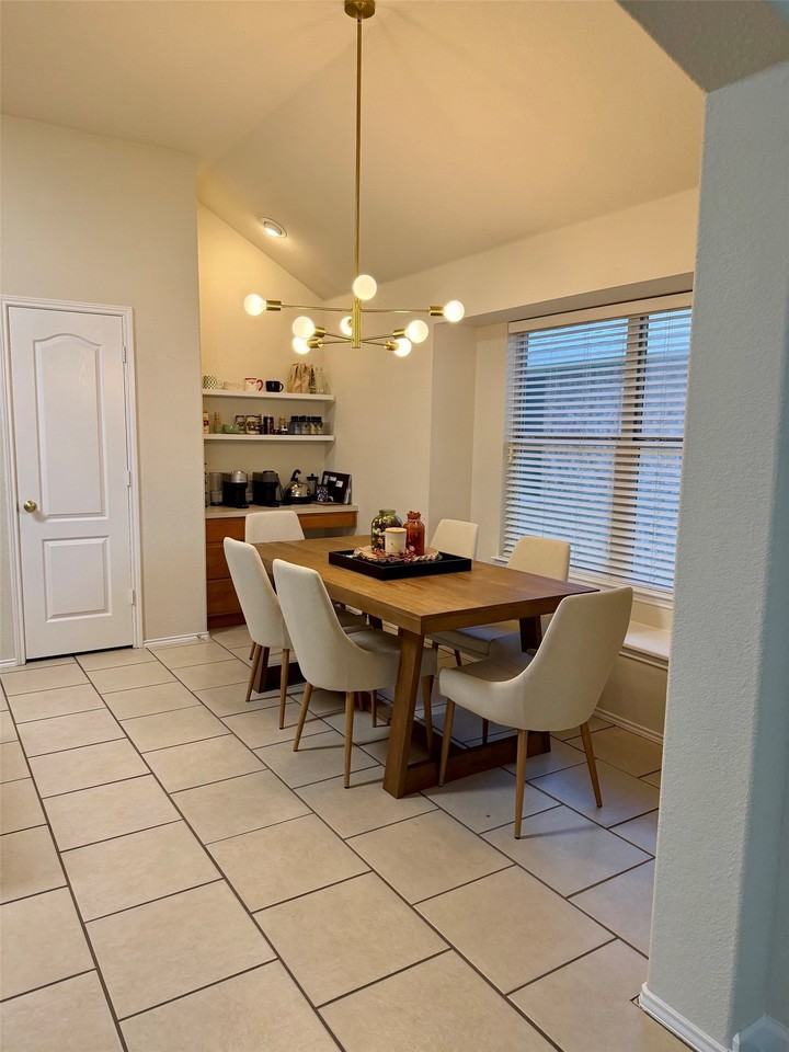 3017 Sweetleaf Dr - Photo 2 of 19