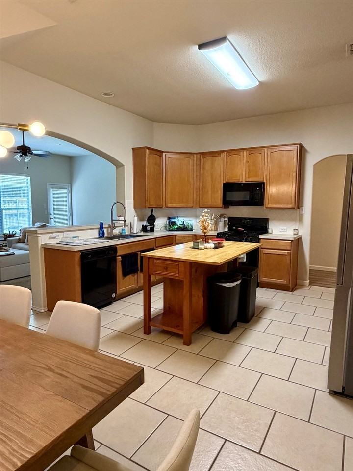 3017 Sweetleaf Dr - Photo 4 of 19