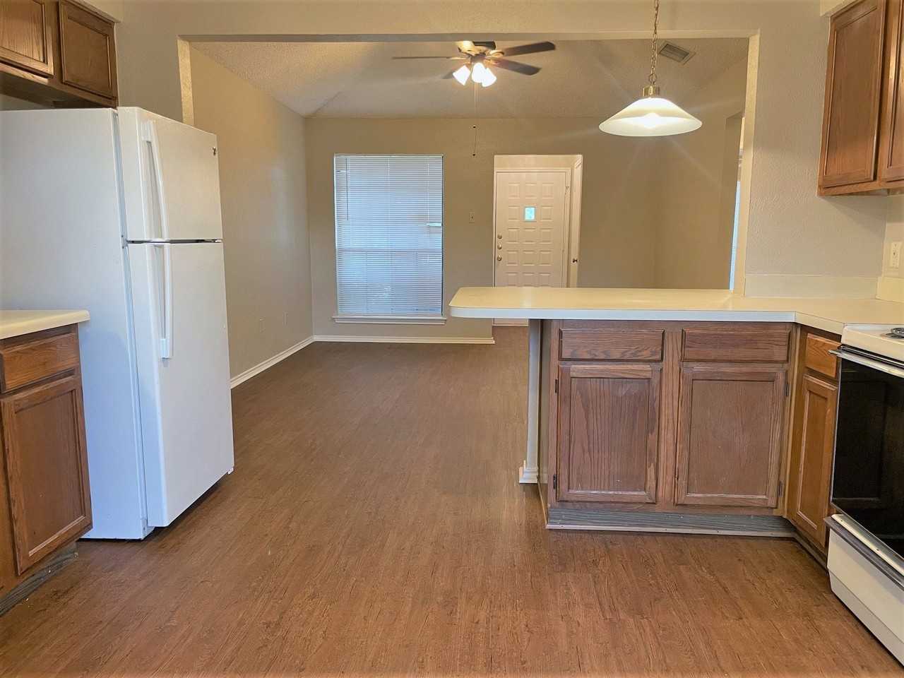 8518 Holly St - Photo 6 of 15