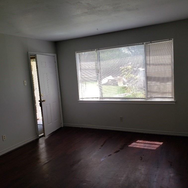 400 Oak Dr #2A - Photo 2 of 10
