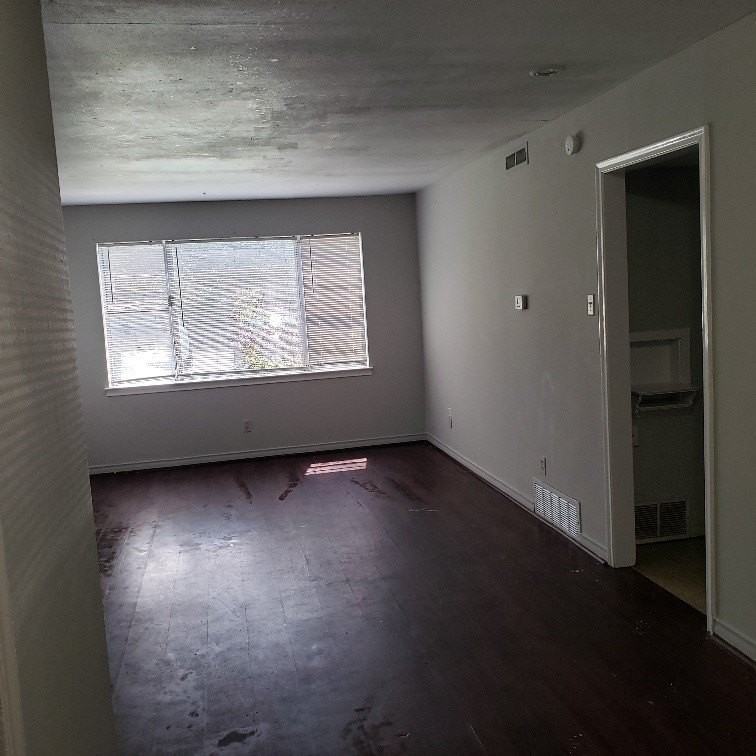 400 Oak Dr #2A - Photo 3 of 10