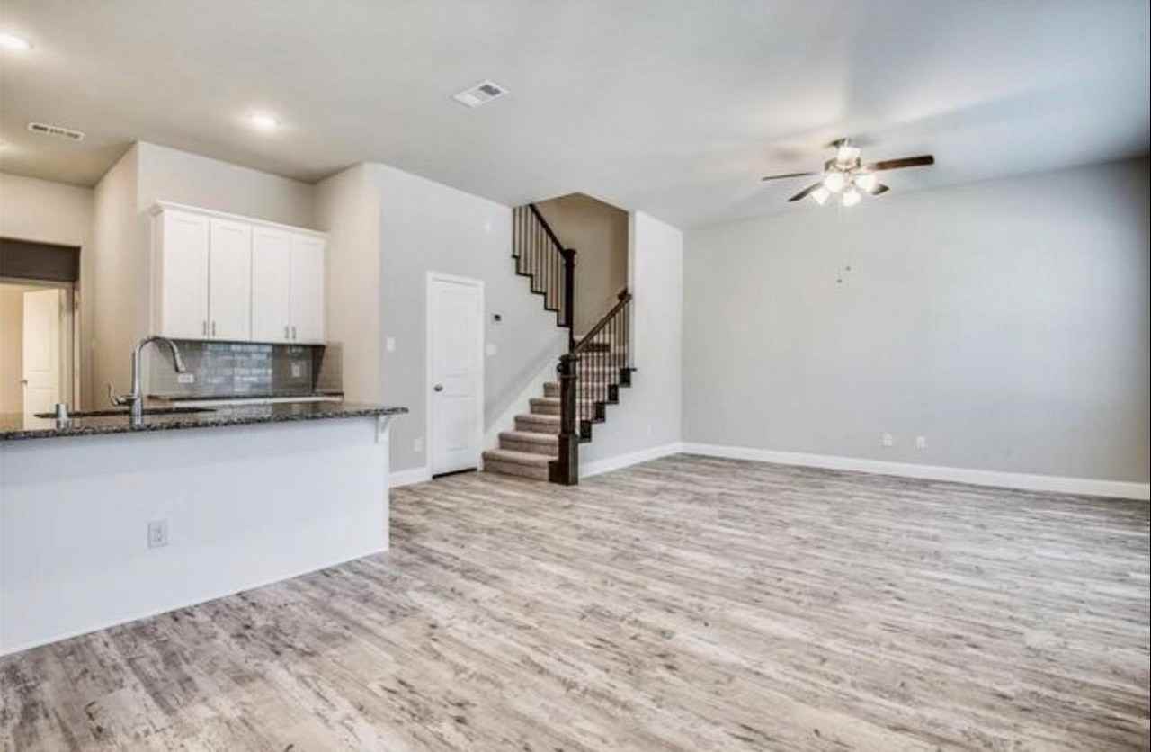 2220 Epitome Ave - Photo 2 of 11