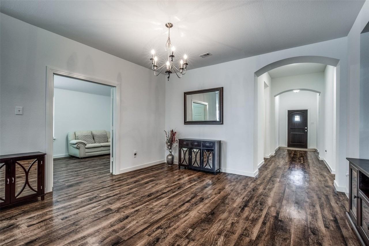 1532 Calcot Ln - Photo 5 of 29