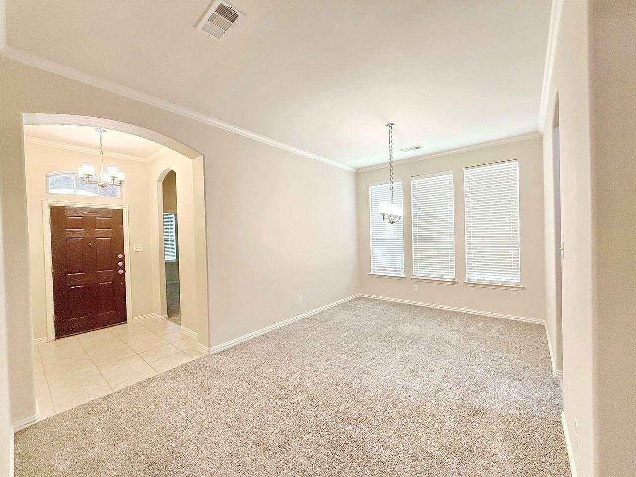 10848 Sedalia Dr - Photo 3 of 40