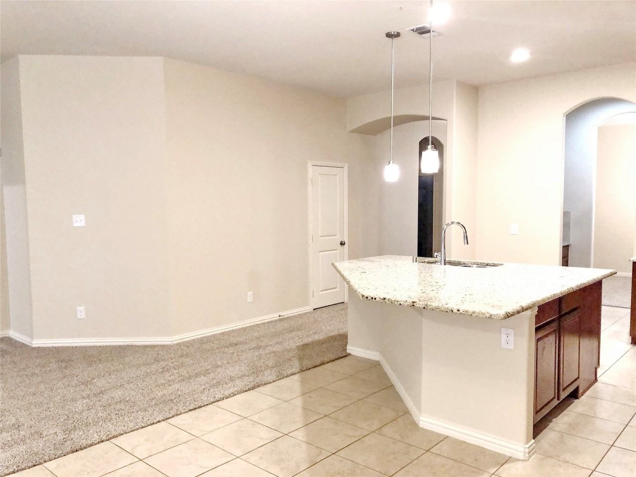10848 Sedalia Dr - Photo 6 of 40